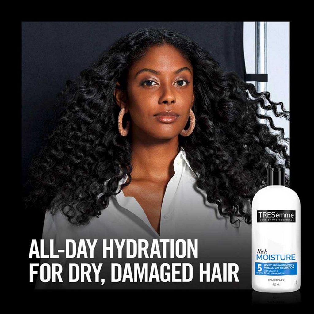 TRESemme Rich Moisture Conditioner (Dry, Damaged Hair) 900ml Beauty