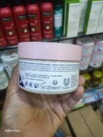 Dove Pomegranate Seeds Exfoliating Body Scrub 225ml - Image 4