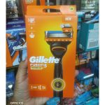 Gillette Fusion5 Power Men's Razor Handle, Orange, 1 Blade Refill - Image 2