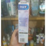 Oral-B Kid's Battery Toothbrush featuring Disney Princess, for Kids 3+ - Image 3